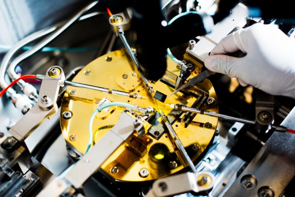 To pick up on a specific infrared signature, Rinaldi arranged a correlating pattern of tiny patches of gold on the surface of the switch. When the patches sense the heat from the infrared radiation, the switch moves to close the gap between itself and the battery, triggering a signal. Photo by Adam Glanzman/Northeastern University